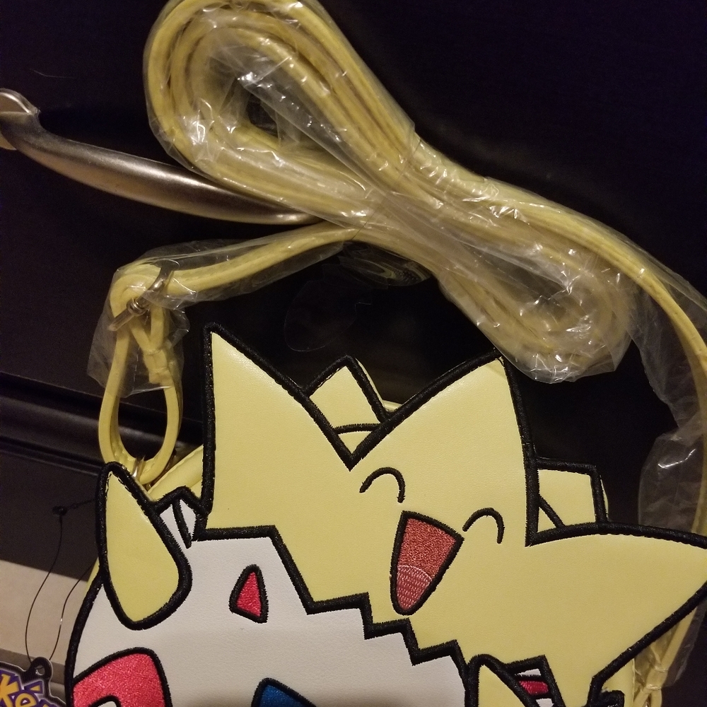 ***LAST ONE*** Retired Pokemon Togepi Crossbody Purse - Picture 2 of 4